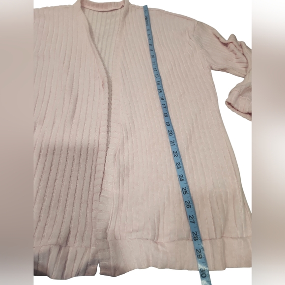 Light Pink Ribbed Cardigan And Shorts Set. M/L - Picture 8 of 10